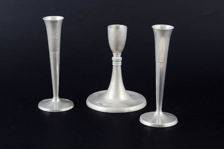 Just Andersen (1884–1943) & Selangor Pewter
Tre lysestager i tin.