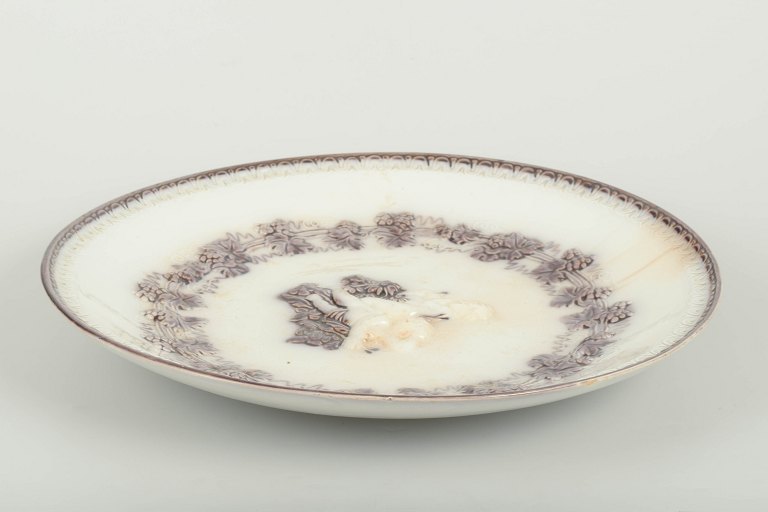 Gefle
Fad “Mullbär” med putti-figurer, ca. 1880/90’erne.