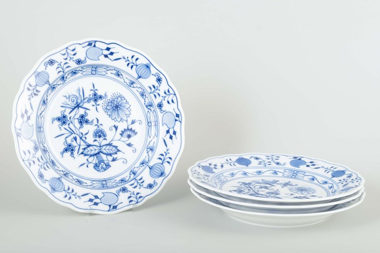 Meissen
4 tallerkener, “Løgmønstret”, midten af 1900-tallet.