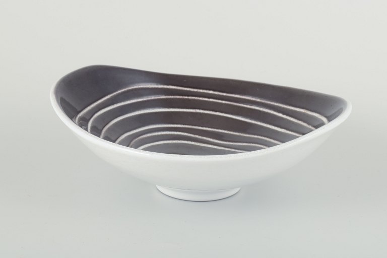 Hjördis Oldfors for Upsala-Ekeby
Skål, model 5072, 1960’erne.
