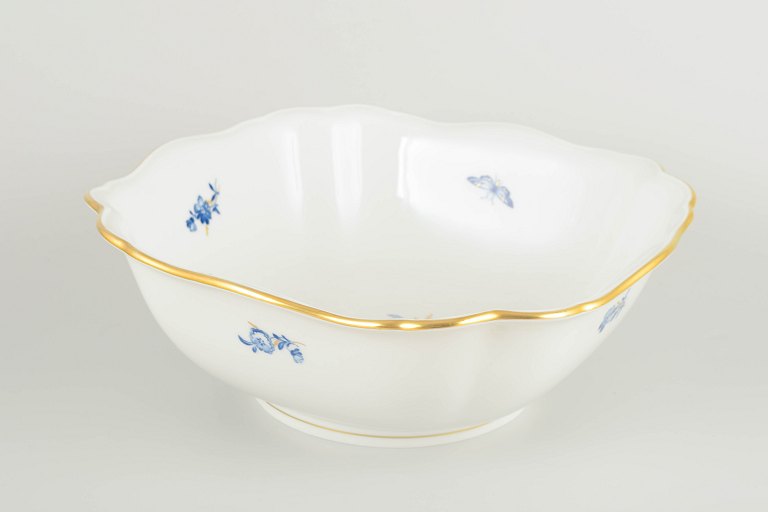 Meissen
Firkantet skål med blødt svungne sider, tidligt 1900-tal.