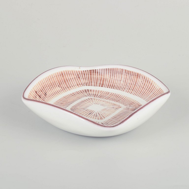 Ingrid Atterberg for Upsala Ekeby
Keramisk fad, 1960’erne.