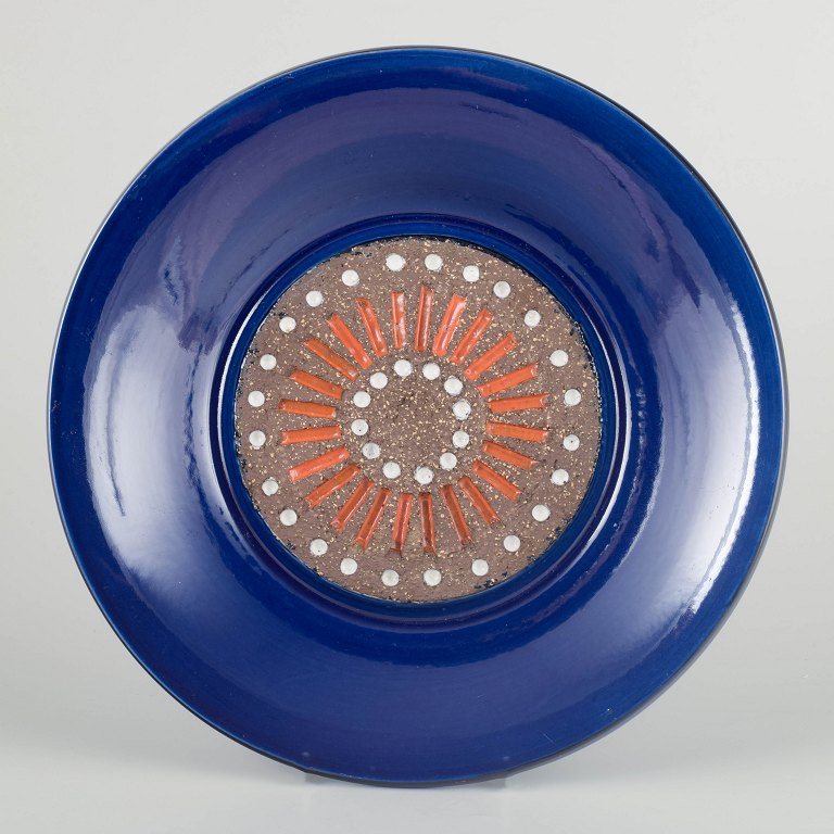 Mari Simmulson for Upsala Ekeby
Stort dekorationsfad, ca. 1960’erne.
