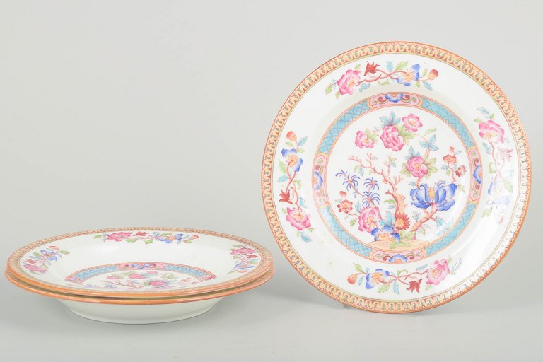 Cauldon China, EnglandSæt af tre dybe tallerkener, midt 1900-tallet