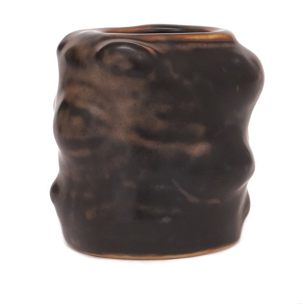 Salto vase. Axel Salto for Royal Copenhagen  stentøjsvase i med bjørneglasur 21474. Signeret Salto. H: 8,5cm