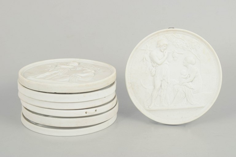 Bing & Grøndahl, sæt af syv biscuit vægrelieffer efter Thorvaldsen.