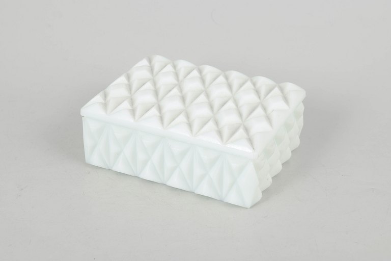 Italiensk opalineglas, æske fra 1940’erne.