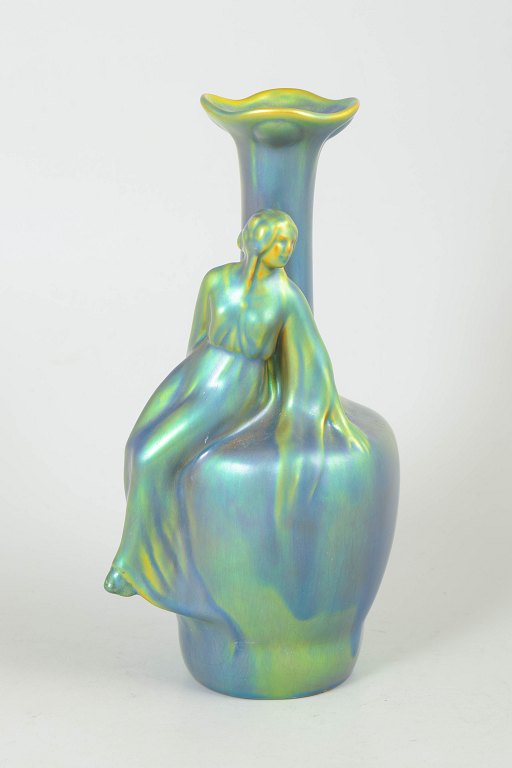 Zsolnay stor vase med figur, eosin glasur.