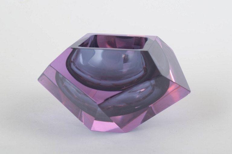 Murano kunstglasskål, facetslebet.