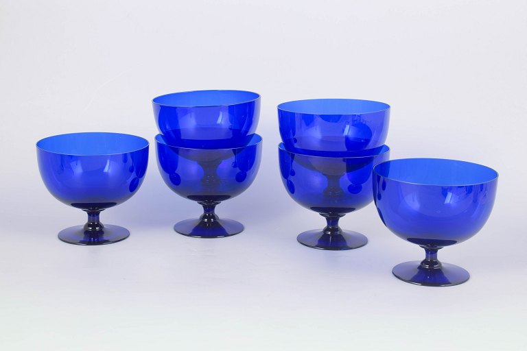 Monica Bratt for Reijmyre, sæt af seks kunstglas på fod.