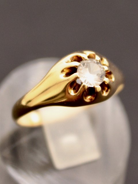 14 karat guld ring  med zirkon