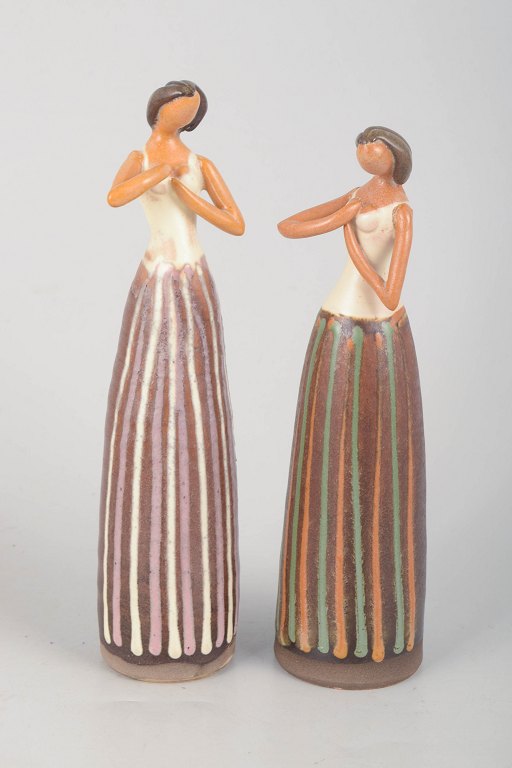To figurer af Cay Cedergren.
