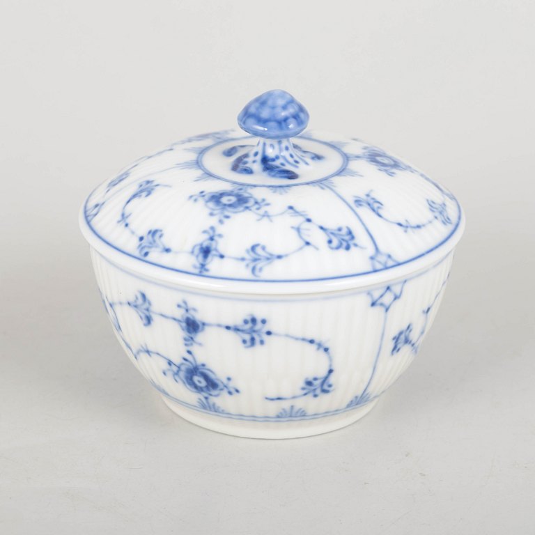 Royal Copenhagen Musselmalet Riflet, sukkerskål.