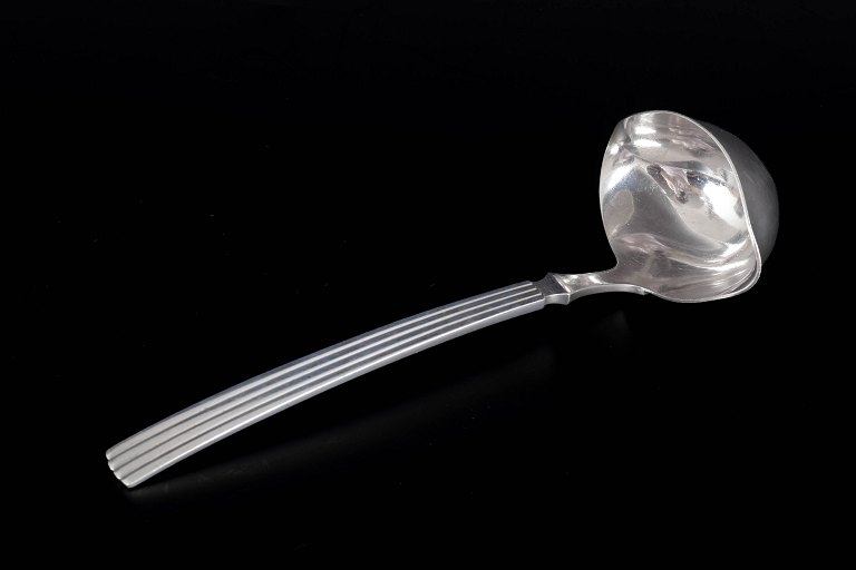 Georg Jensen Bernadotte, sauceske.