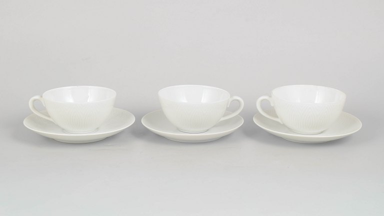 Axel Salto for Royal Copenhagen, sæt med tre tekopper med underkopper.