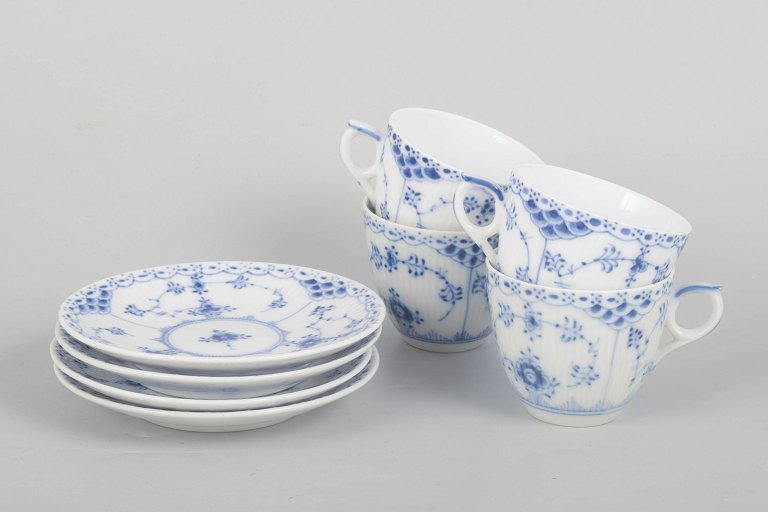 Royal Copenhagen, Musselmalet Halvblonde, sæt med fire kopper og underkopper.