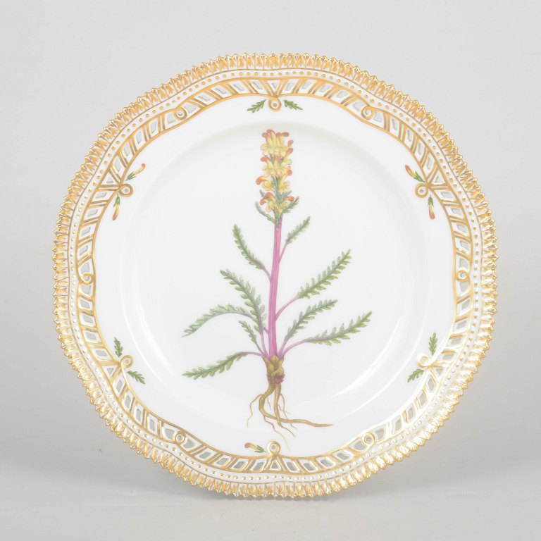Royal Copenhagen Flora Danica, gennembrudt frokosttallerken.