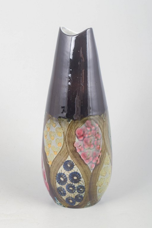 Ingrid Atterberg for Upsala-Ekeby, vase.