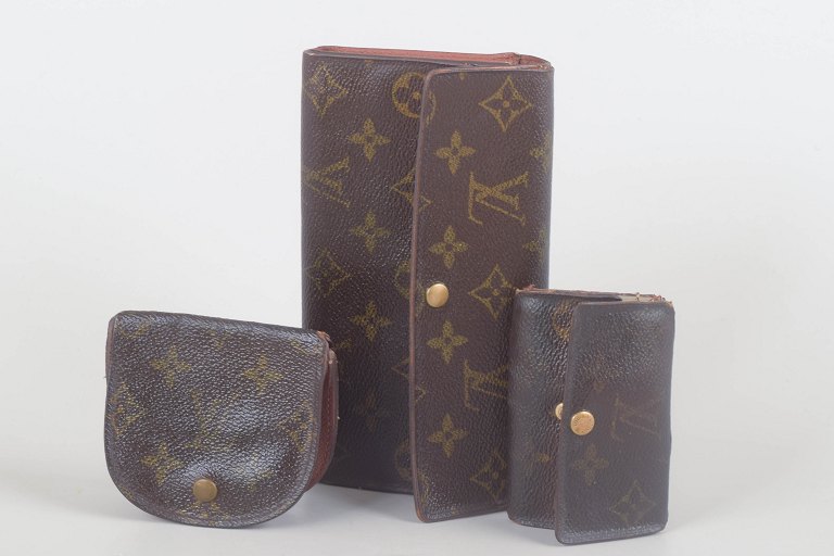 Louis Vuitton, nøgleetui og to punge.